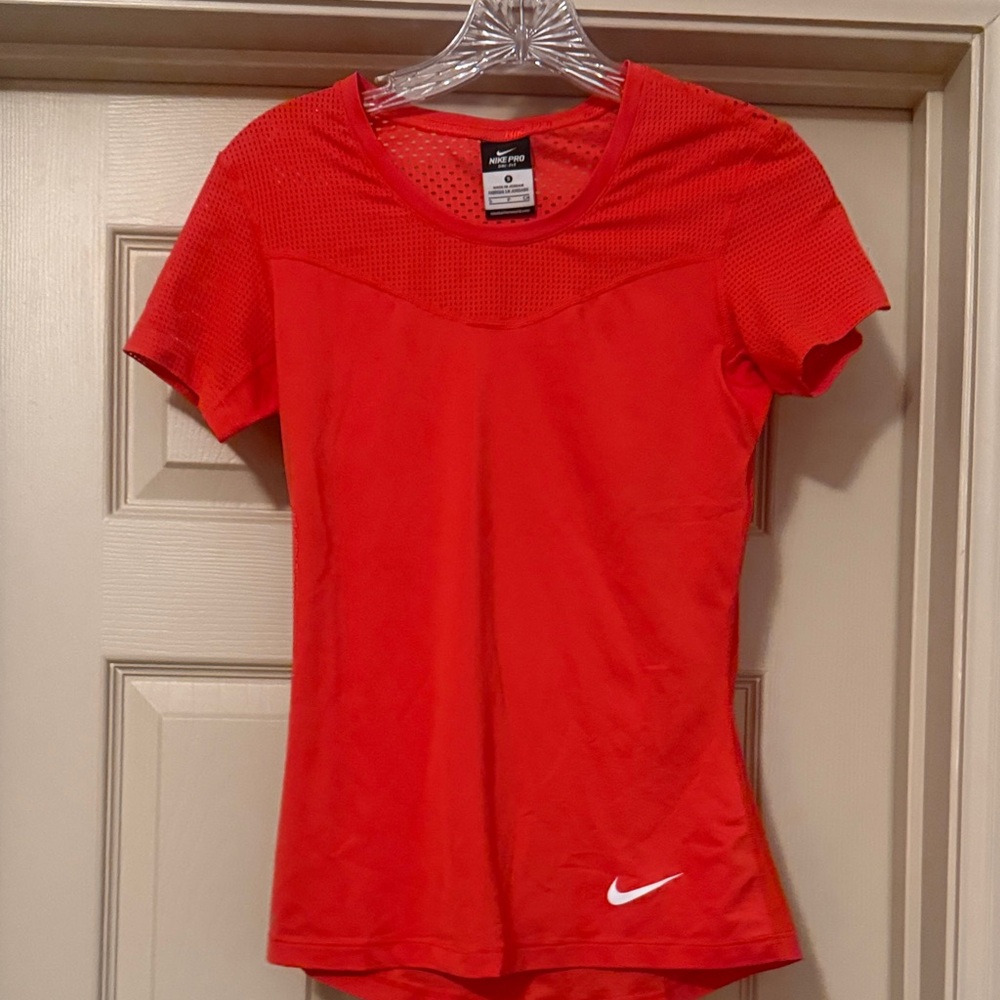 Nike Women's Vibrant Red Short Sleeve Athletic Dri Fit  (size: Snall)